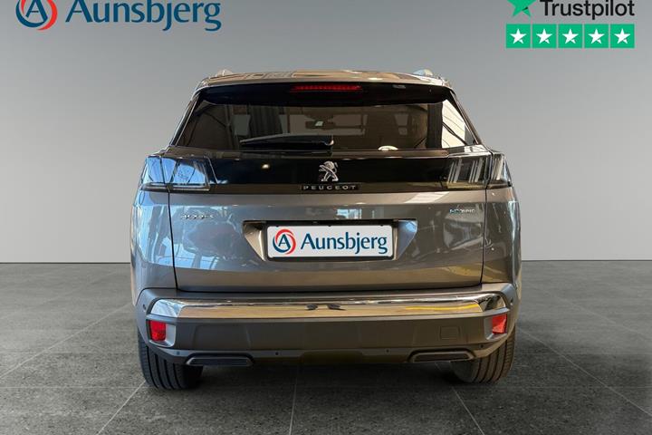 Grå Peugeot 3008 fra 2021