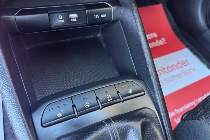 Blå Kia Rio fra 2017