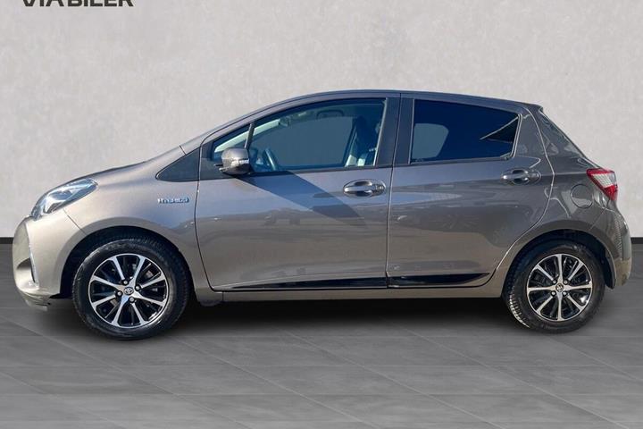 Grå Toyota Yaris fra 2018