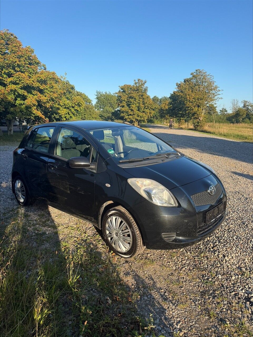 Sort Toyota Yaris fra 2008