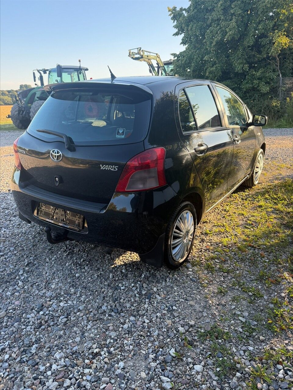 Sort Toyota Yaris fra 2008