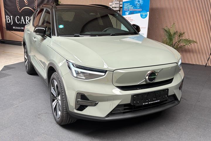 Grøn Volvo XC40 fra 2023
