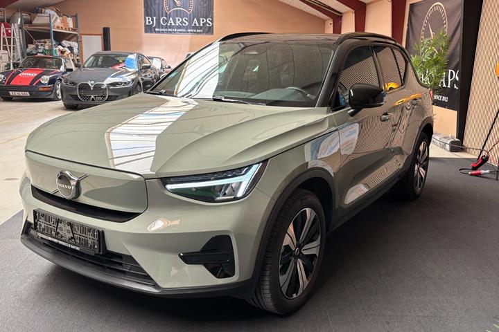 Grøn Volvo XC40 fra 2023