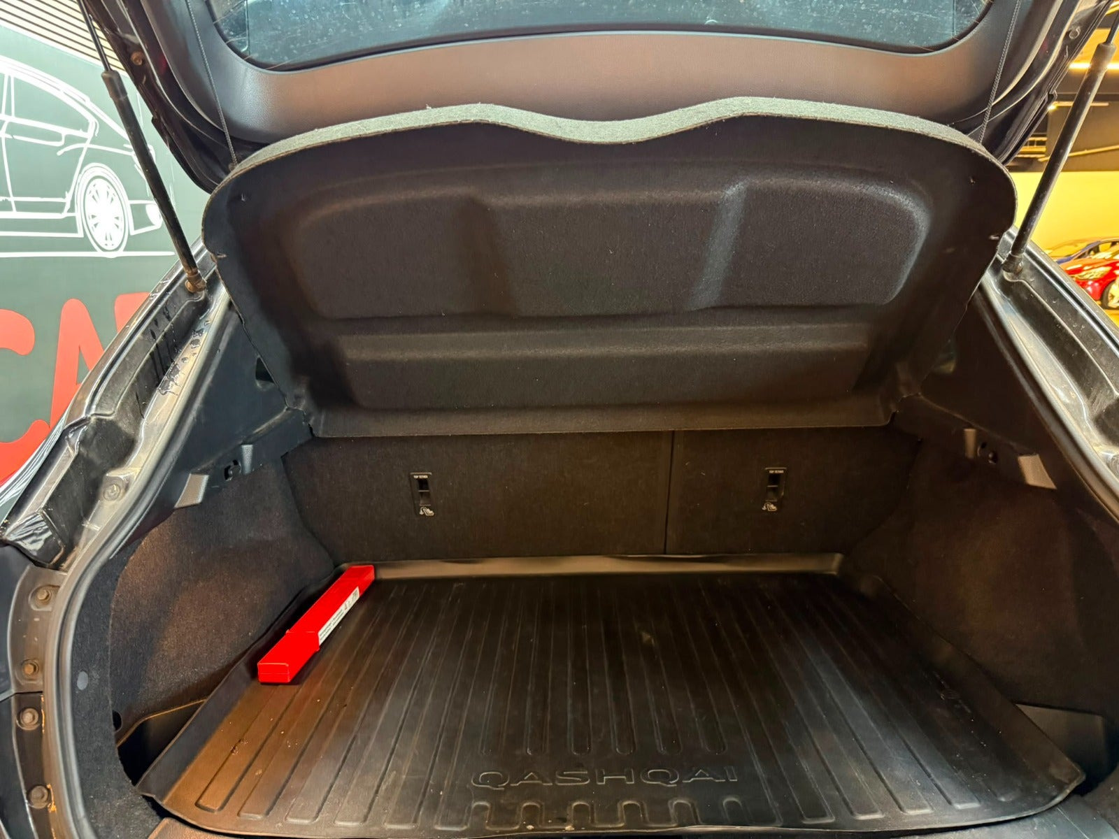 Sort Nissan Qashqai fra 2014