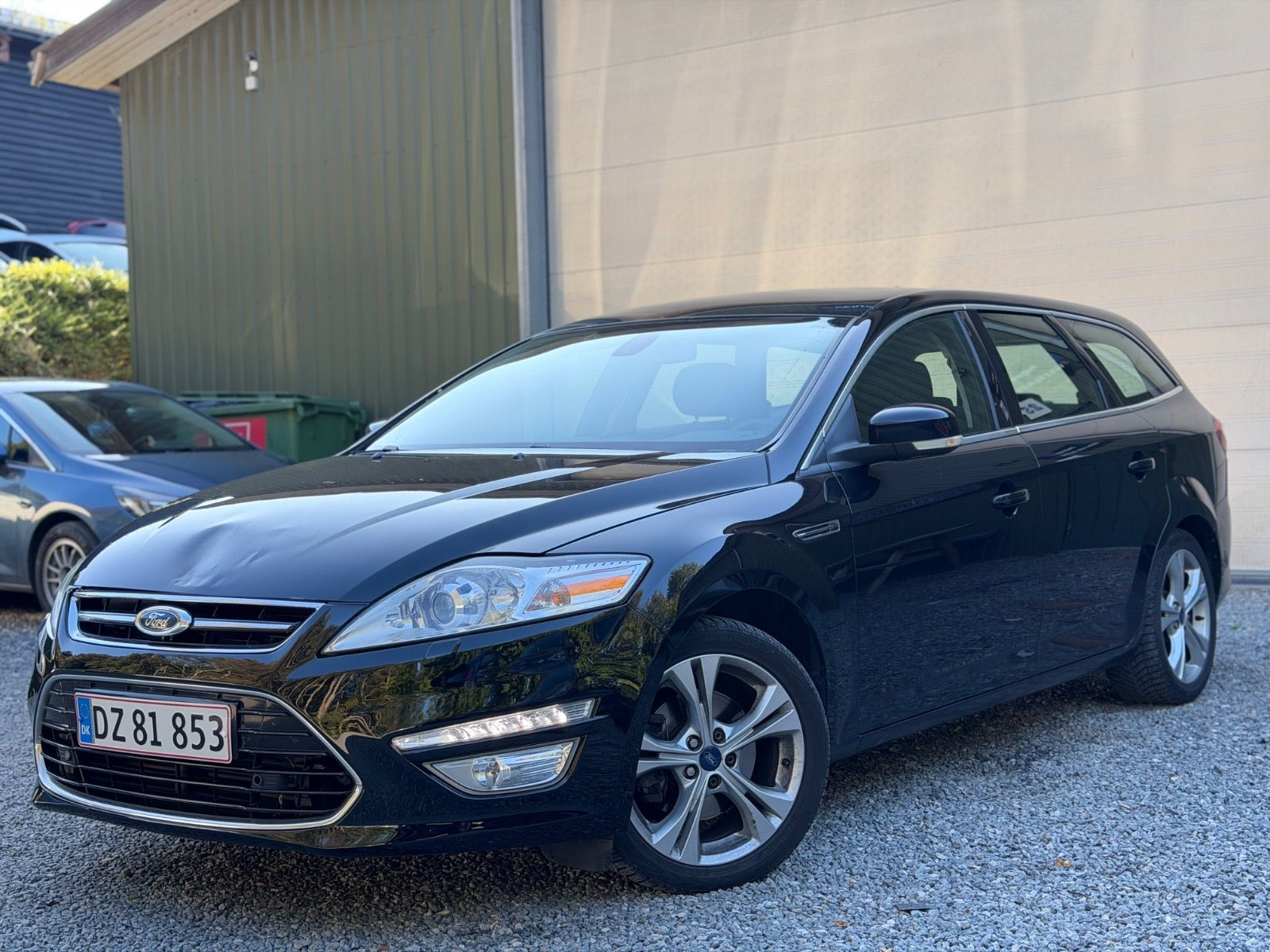 Sort Ford Mondeo fra 2013