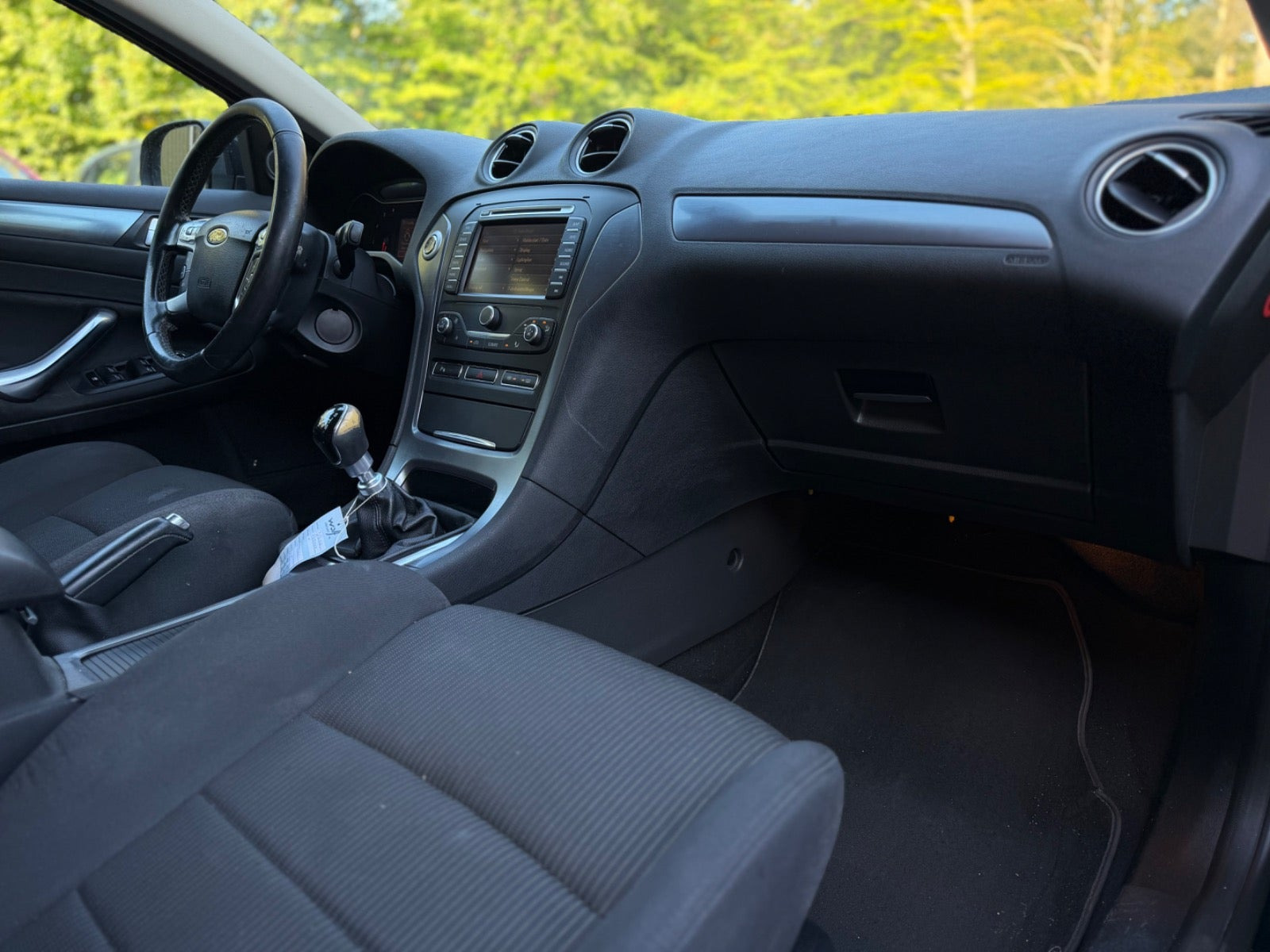 Sort Ford Mondeo fra 2013