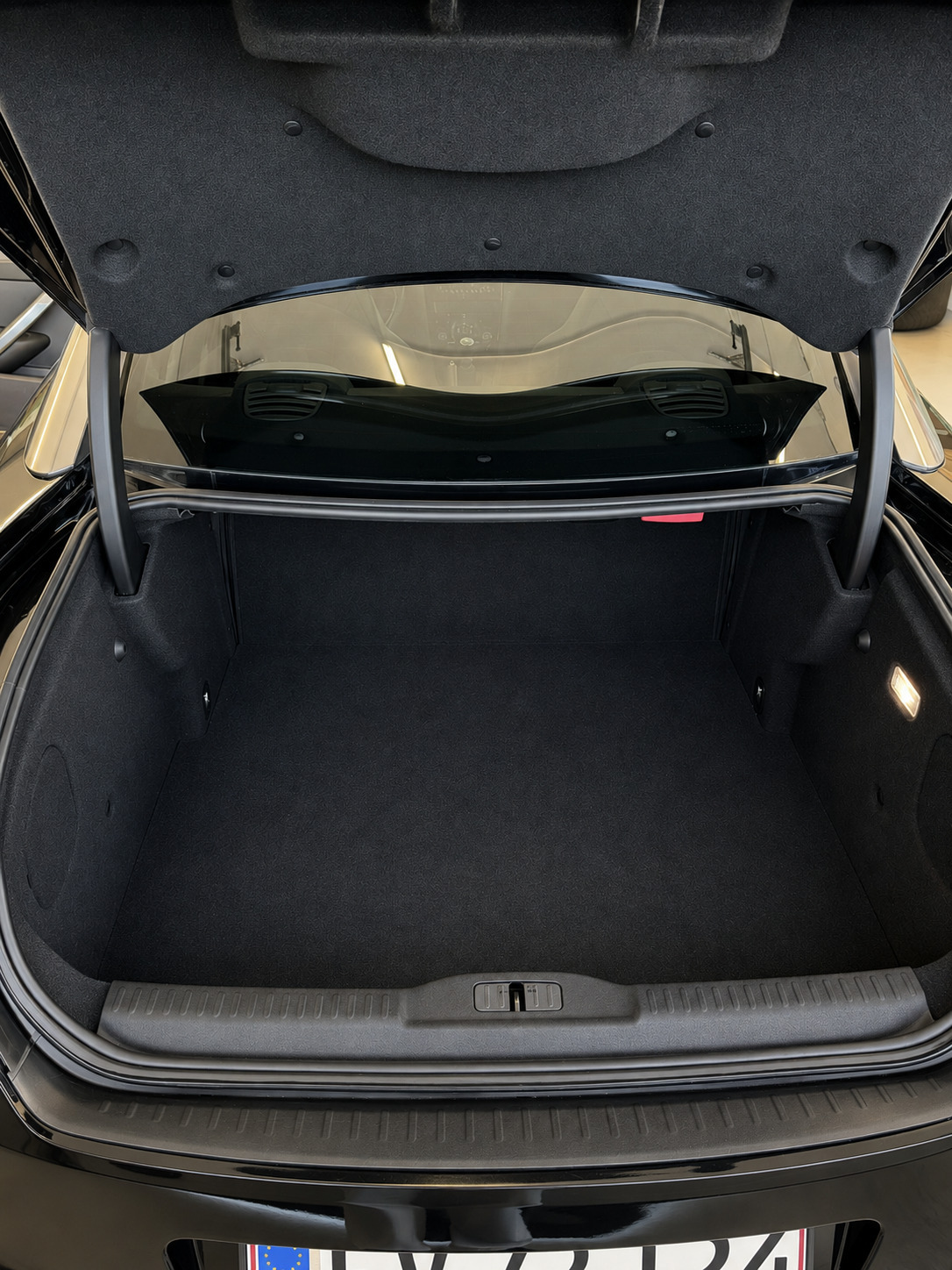 Sort Peugeot RCZ fra 2010
