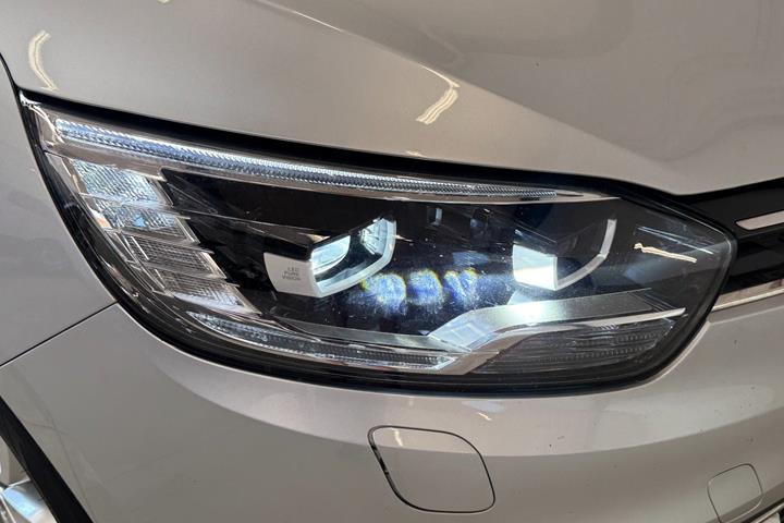 Sølv Renault Grand Scenic IV fra 2017