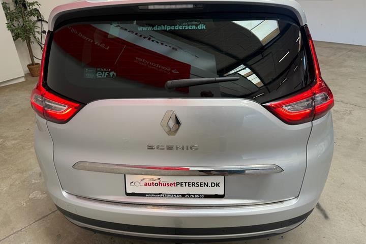 Sølv Renault Grand Scenic IV fra 2017