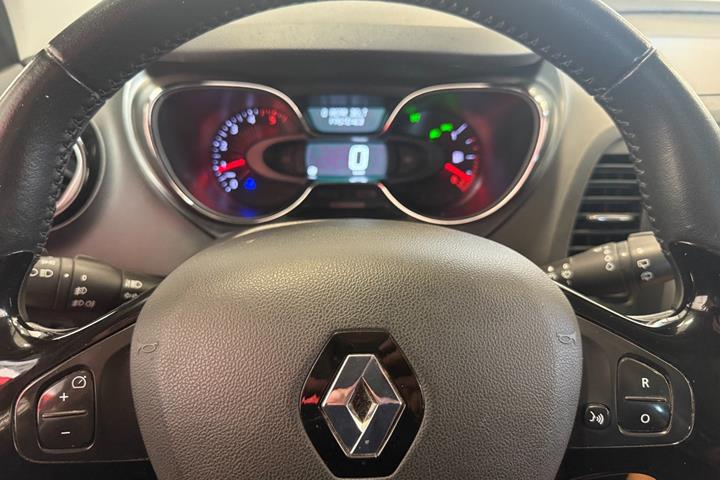 Sort Renault Captur fra 2016