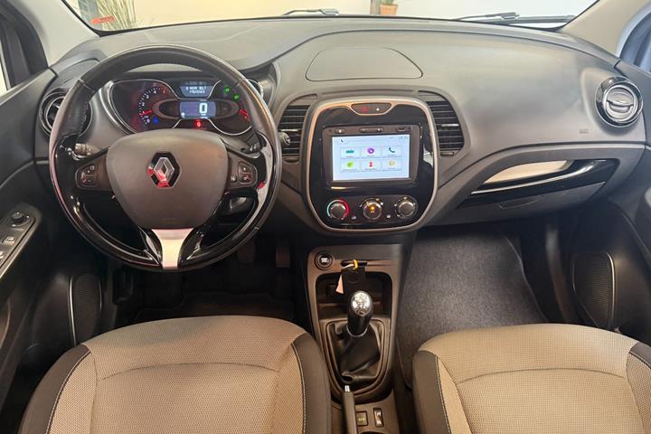 Sort Renault Captur fra 2016