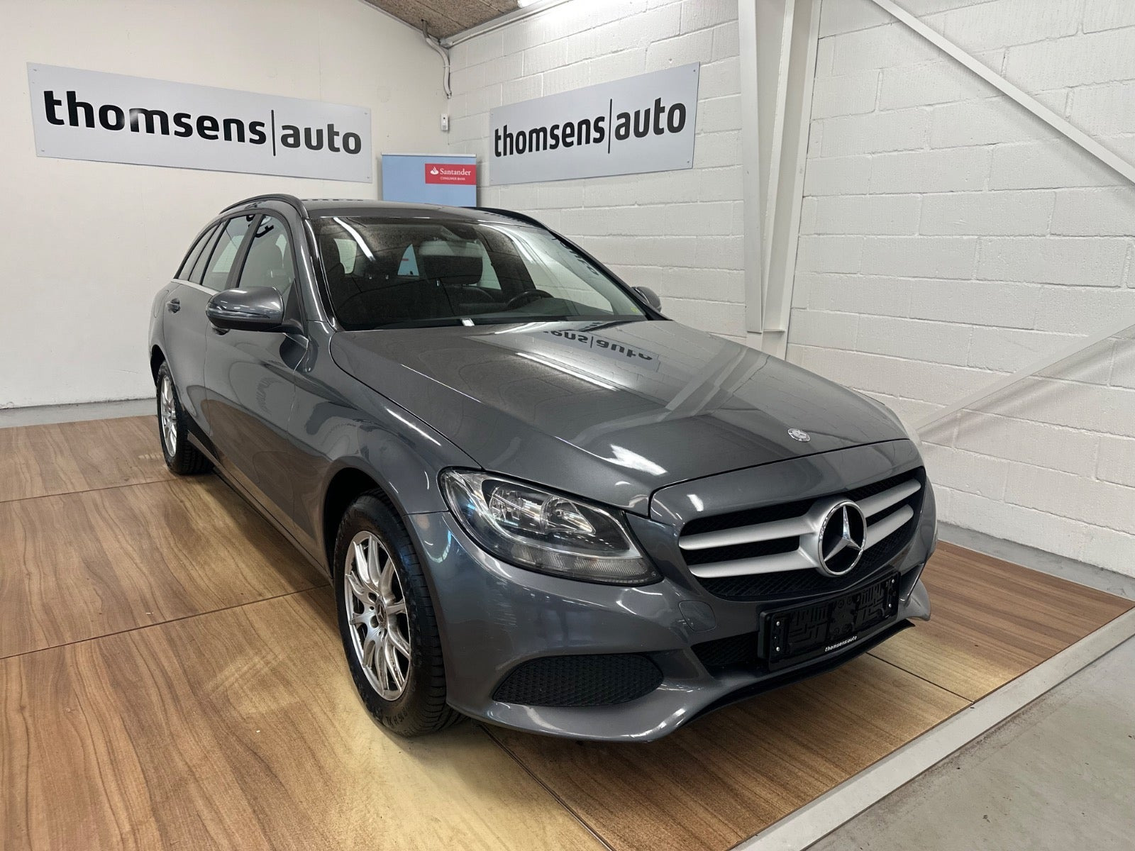 Grå Mercedes C200 d fra 2017