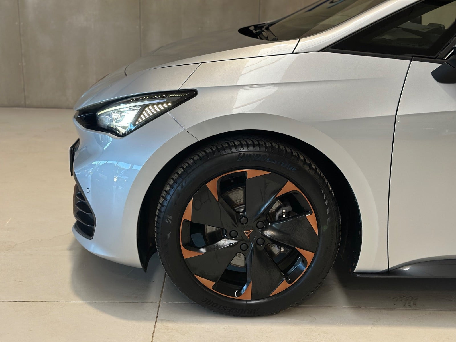 Sølv Cupra Born fra 2022