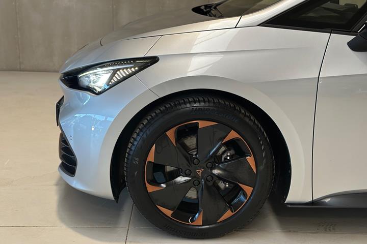 Sølv Cupra Born fra 2022