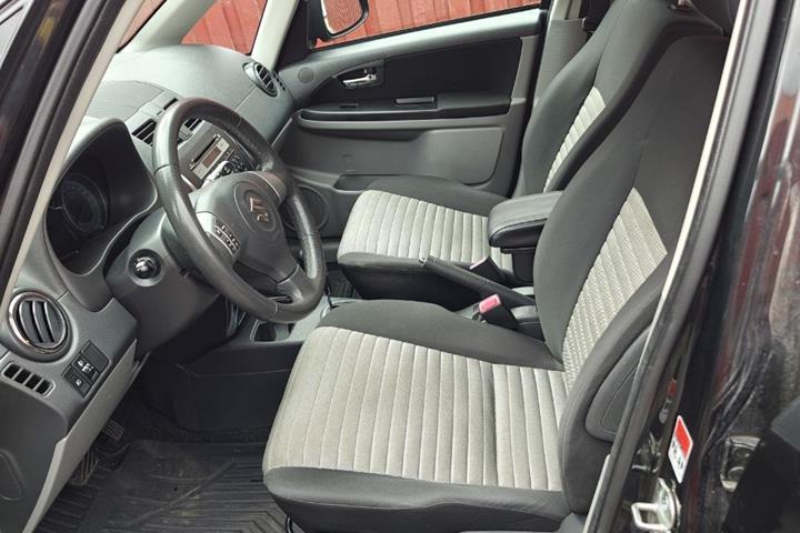 Sort Suzuki SX4 fra 2012