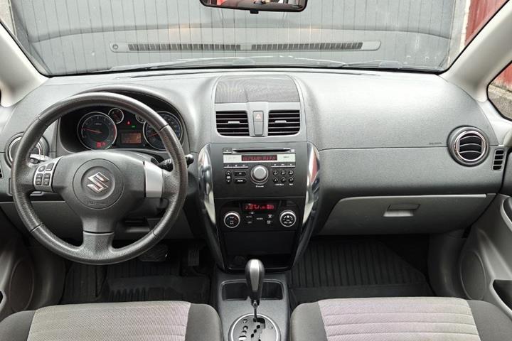 Sort Suzuki SX4 fra 2012