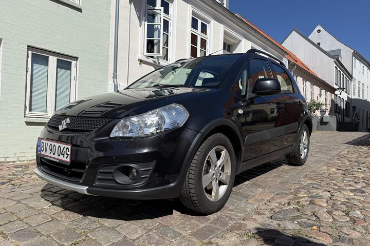 Sort Suzuki SX4 fra 2012