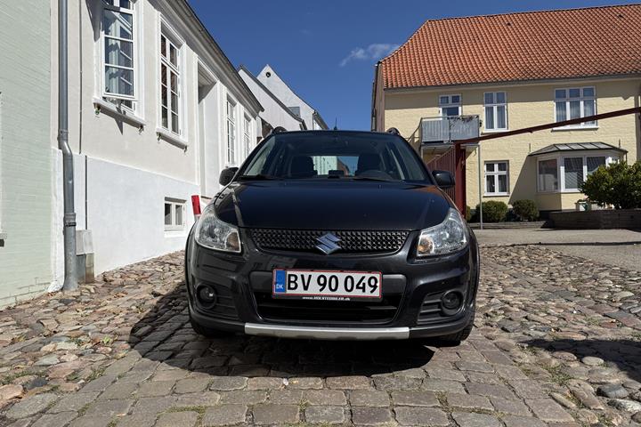 Sort Suzuki SX4 fra 2012