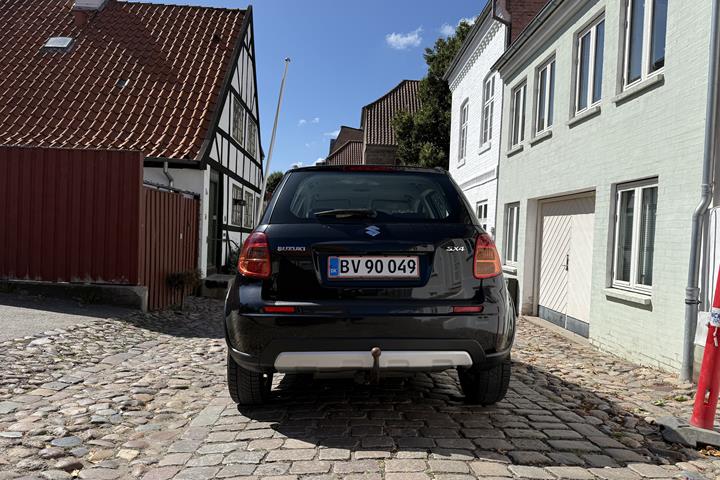 Sort Suzuki SX4 fra 2012