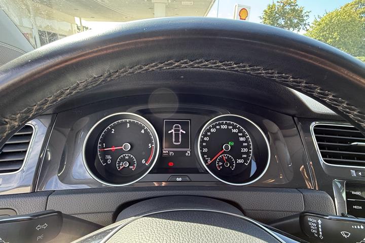 Sort VW Golf VII fra 2017