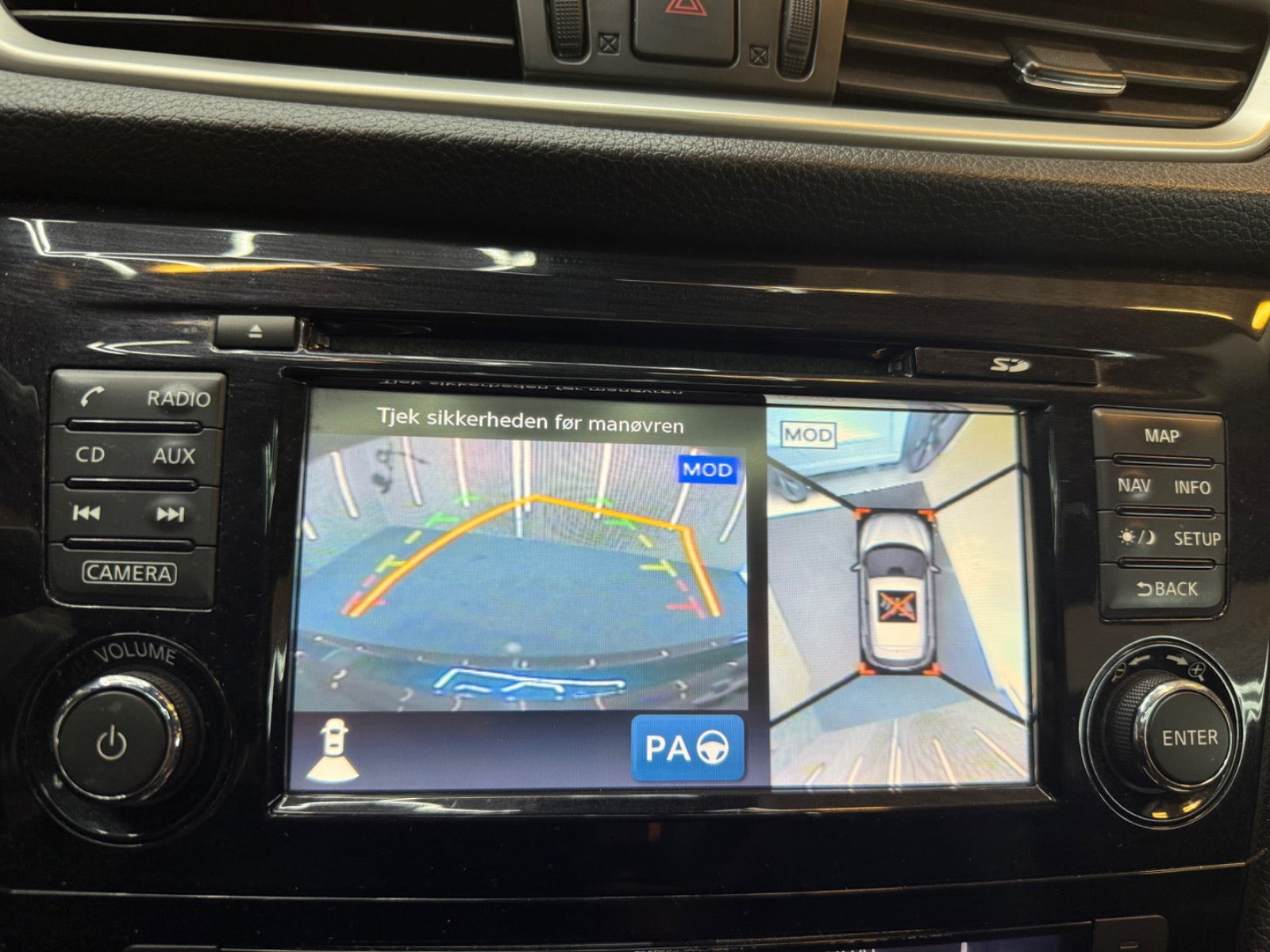 Sort Nissan Qashqai fra 2014