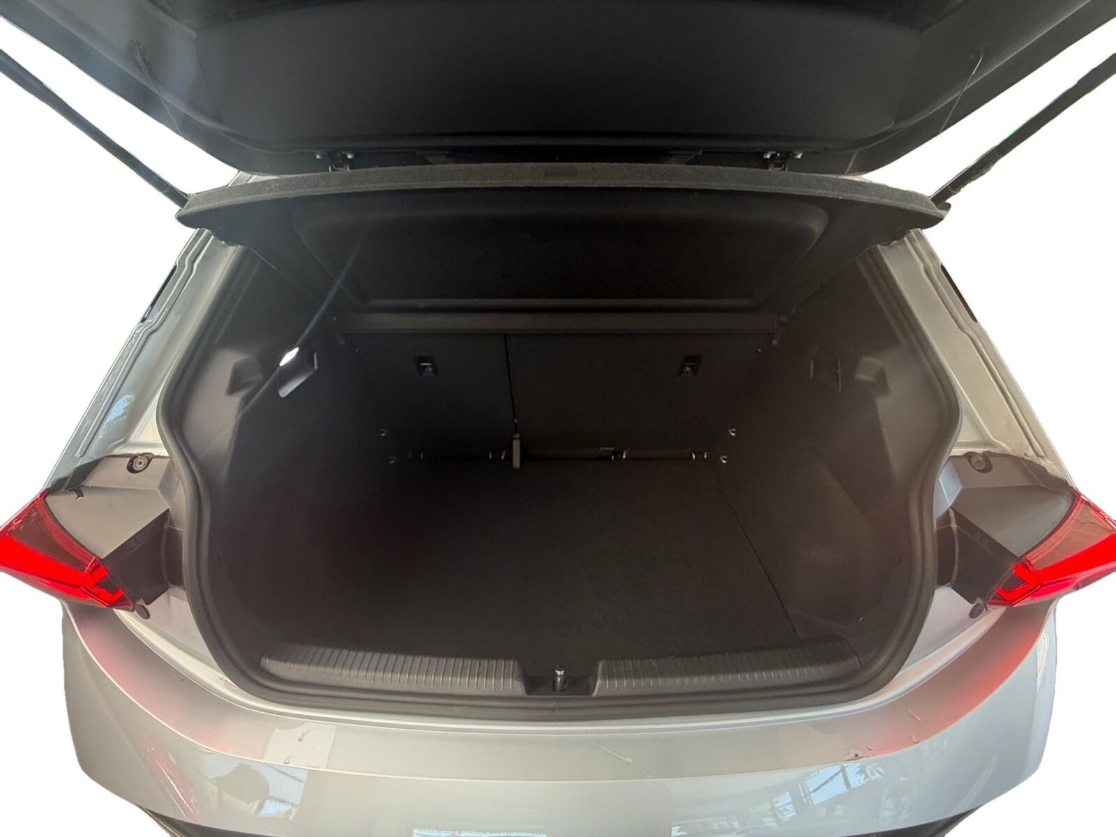 Sølv Cupra Born fra 2023