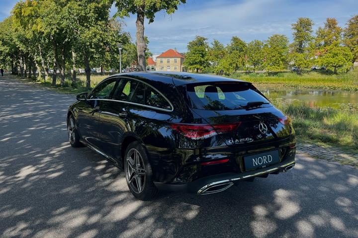 Grøn Mercedes CLA250 e fra 2023