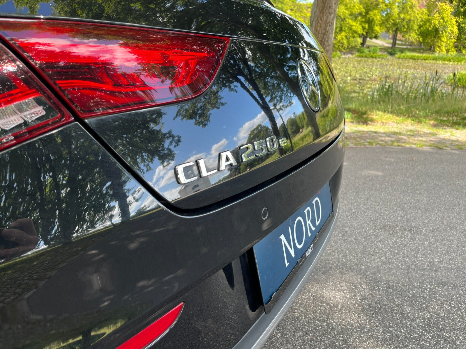 Grøn Mercedes CLA250 e fra 2023