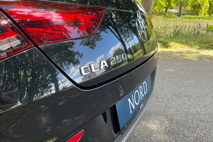 Grøn Mercedes CLA250 e fra 2023