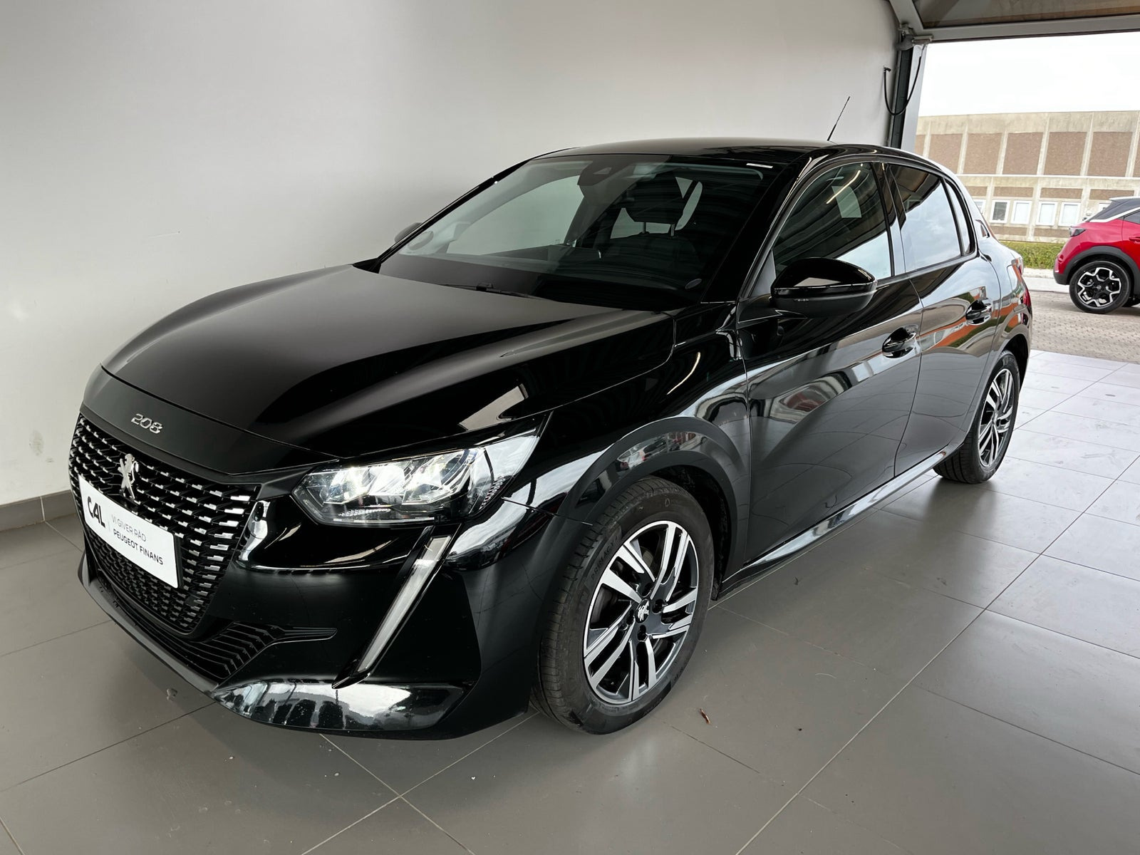 Sort Peugeot 208 fra 2023