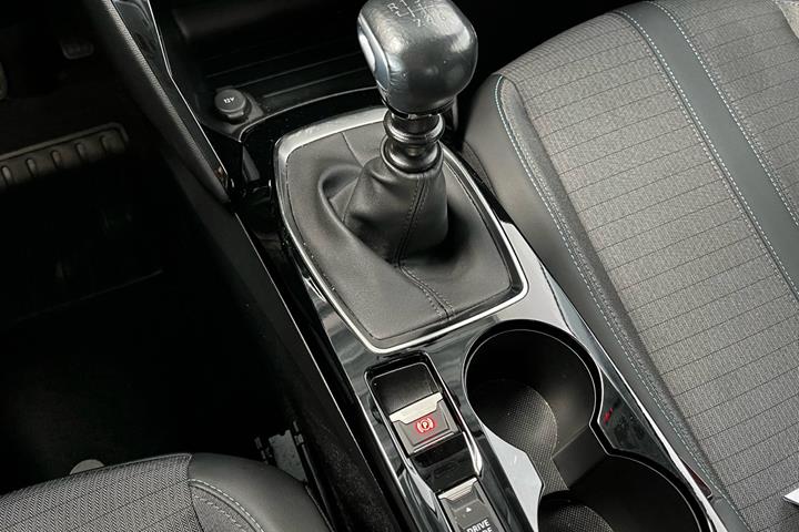 Sort Peugeot 208 fra 2023