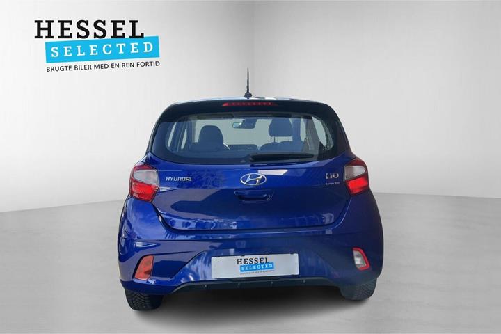 Blå Hyundai i10 fra 2021