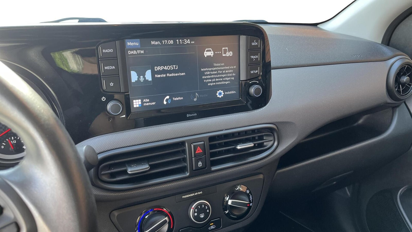 Blå Hyundai i10 fra 2021