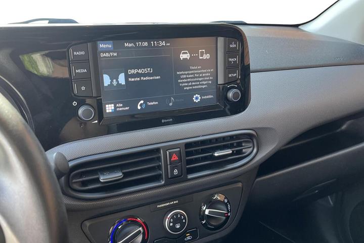 Blå Hyundai i10 fra 2021