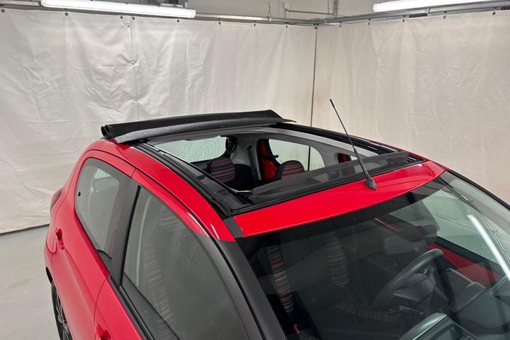 Rød Citroën C1 fra 2016