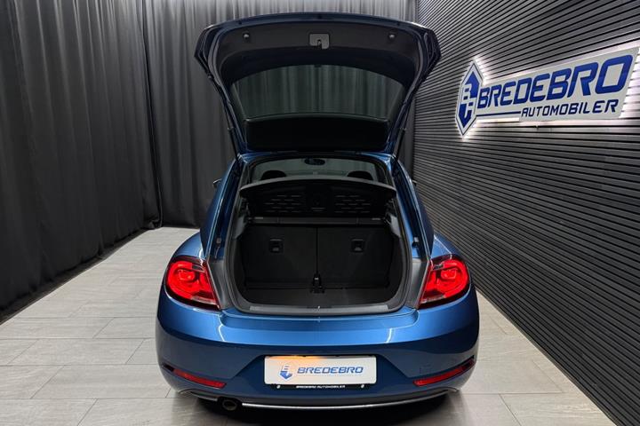 Blå VW The Beetle fra 2017