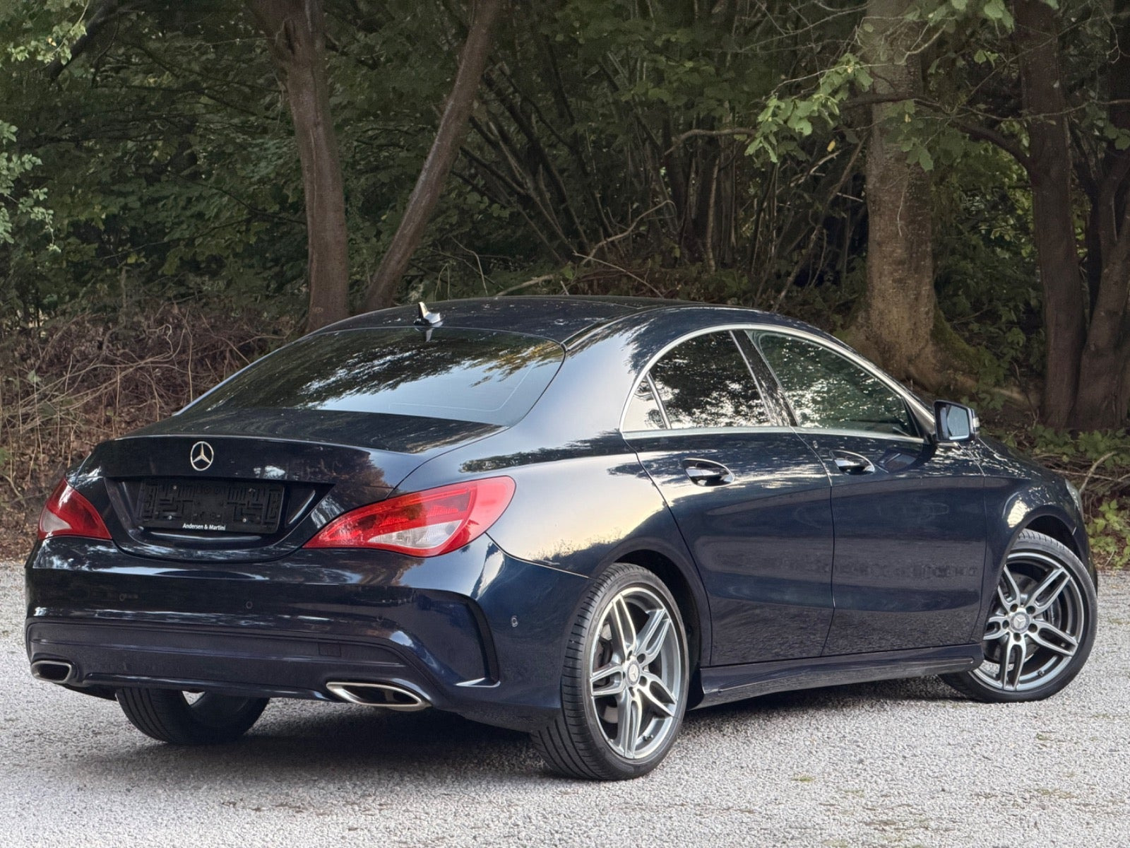 Blå Mercedes CLA220 d fra 2017
