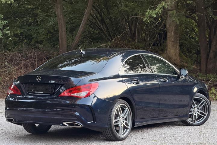 Blå Mercedes CLA220 d fra 2017