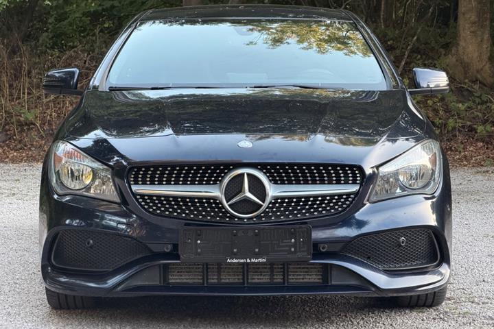 Blå Mercedes CLA220 d fra 2017