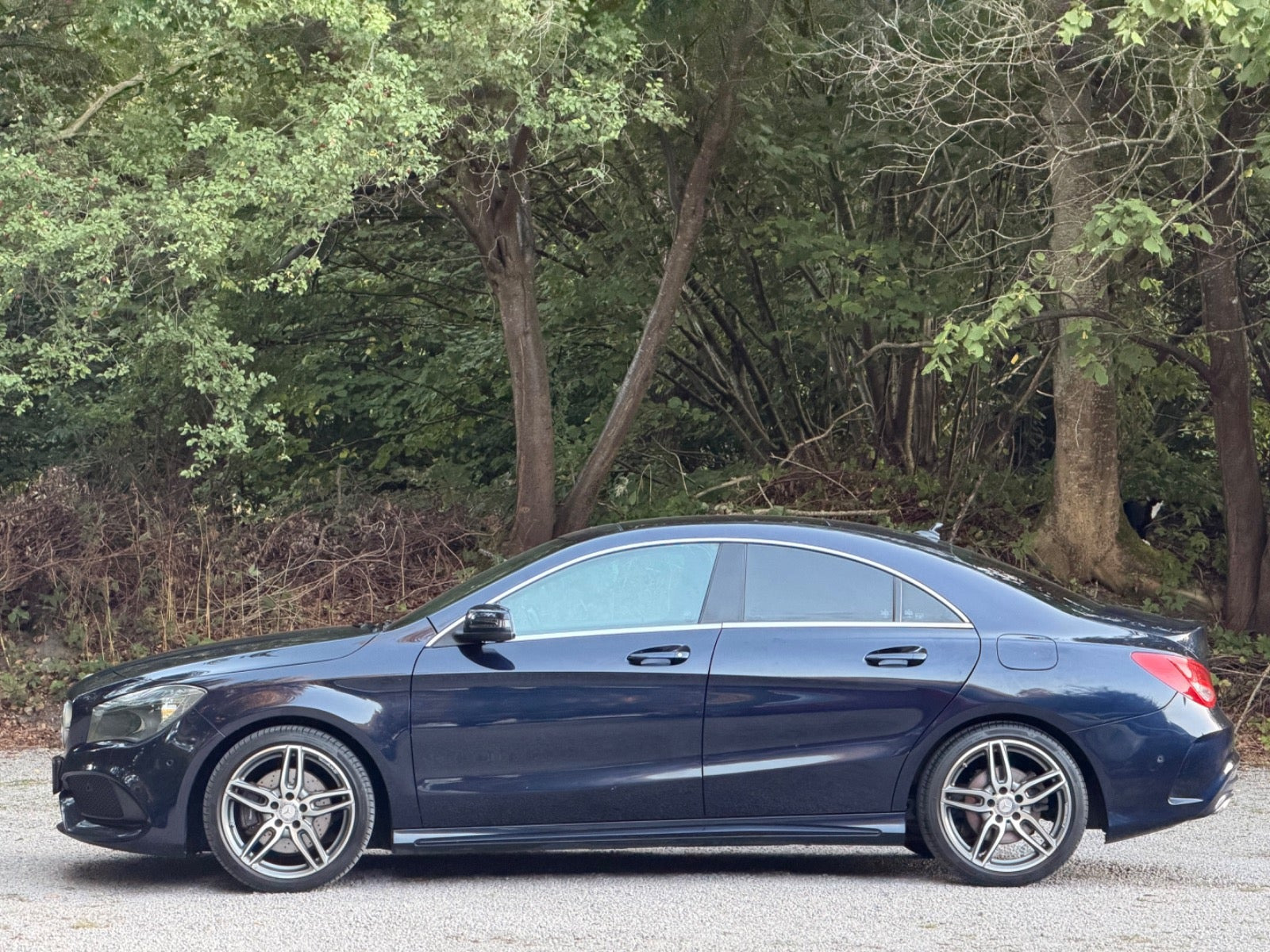 Blå Mercedes CLA220 d fra 2017