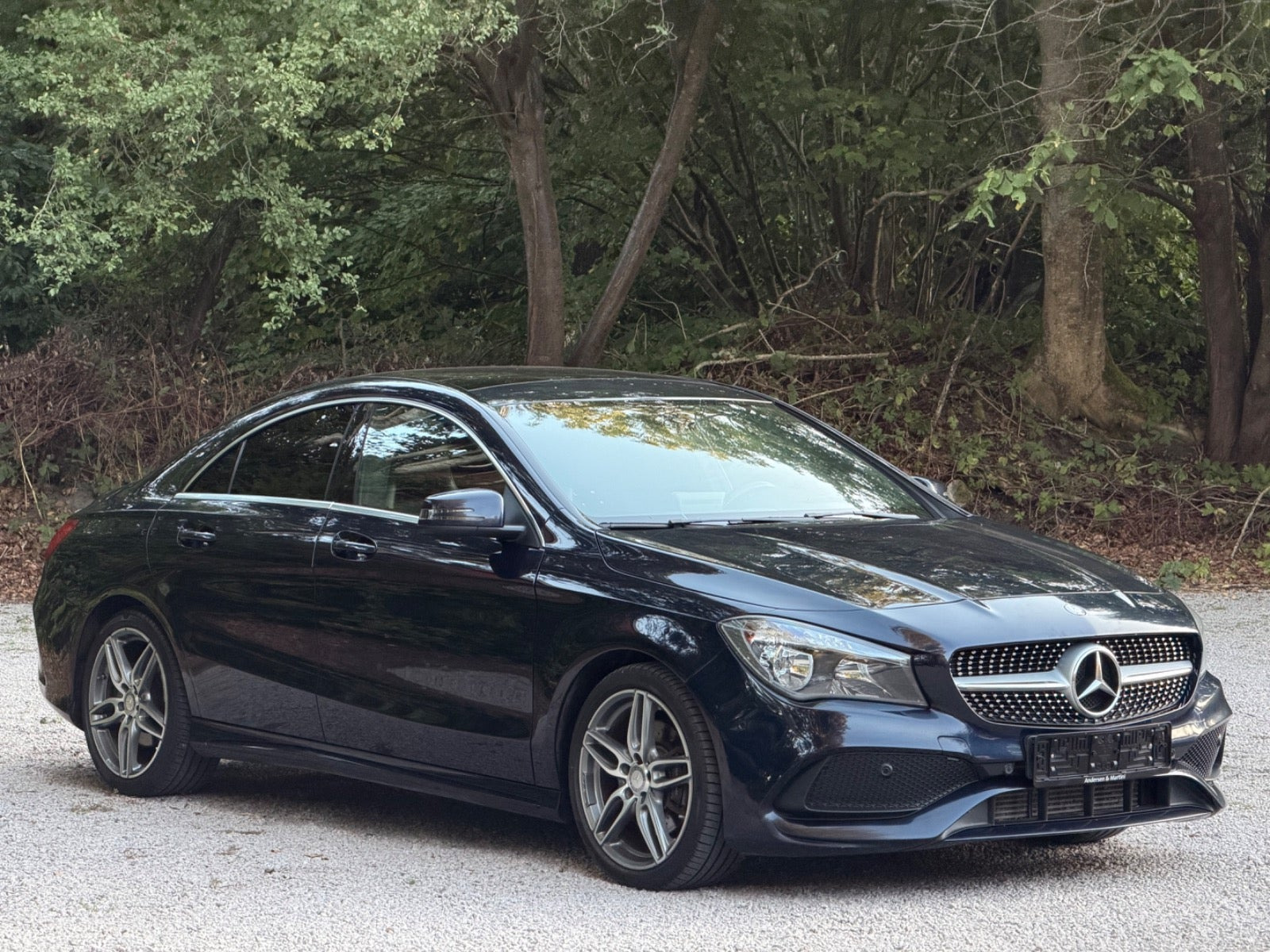 Blå Mercedes CLA220 d fra 2017