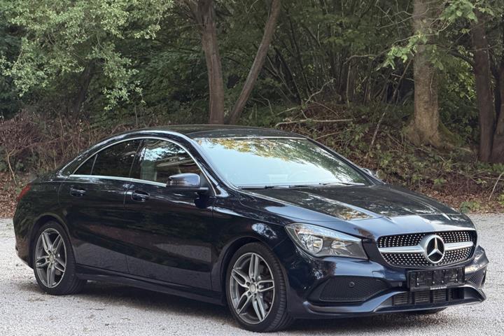 Blå Mercedes CLA220 d fra 2017