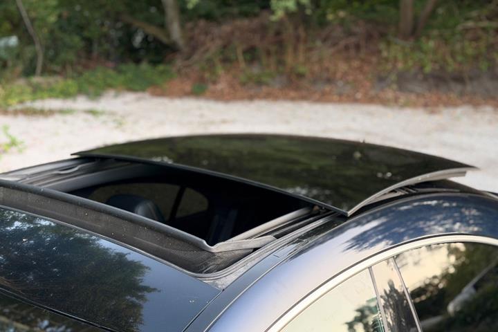 Blå Mercedes CLA220 d fra 2017