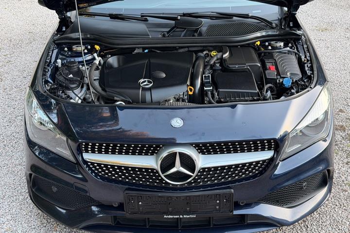 Blå Mercedes CLA220 d fra 2017