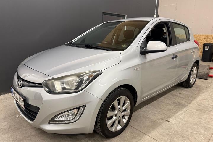 Sølv Hyundai i20 fra 2013