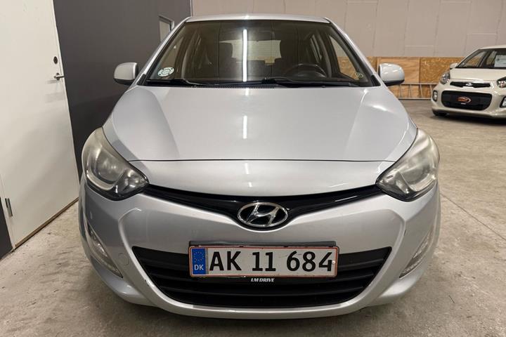 Sølv Hyundai i20 fra 2013