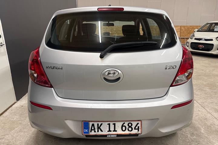 Sølv Hyundai i20 fra 2013