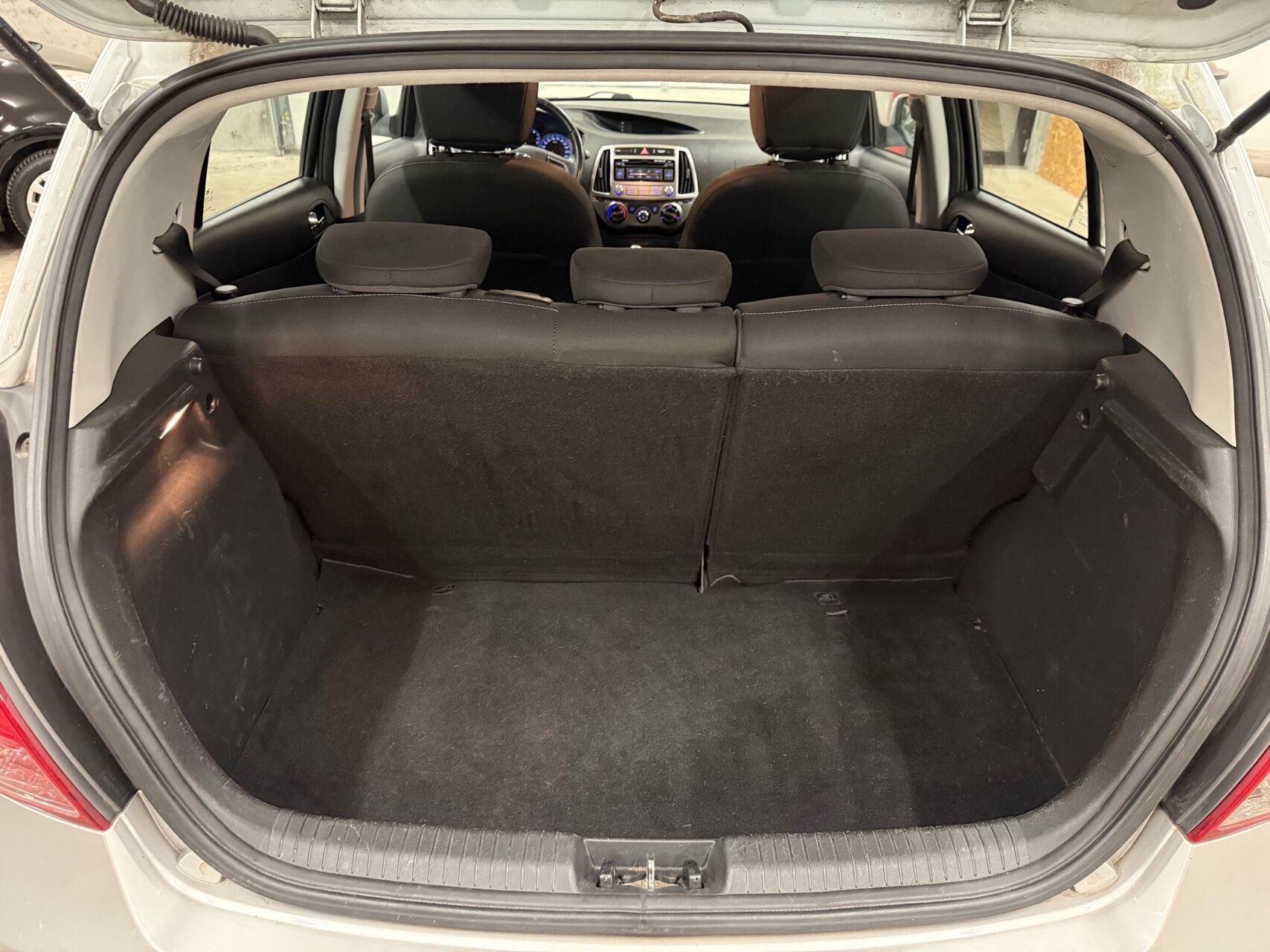 Sølv Hyundai i20 fra 2013