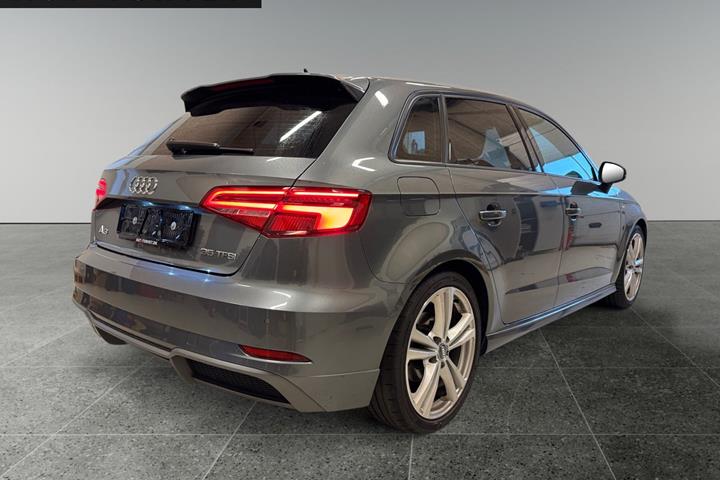 Grå Audi A3 fra 2020