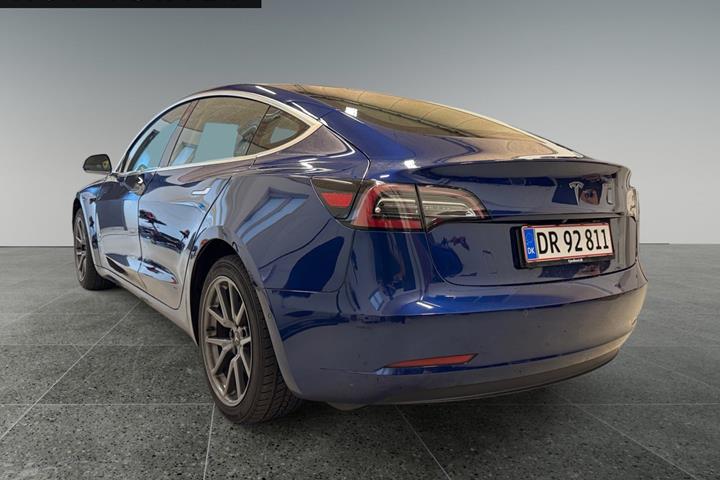 Blå Tesla Model 3 fra 2019